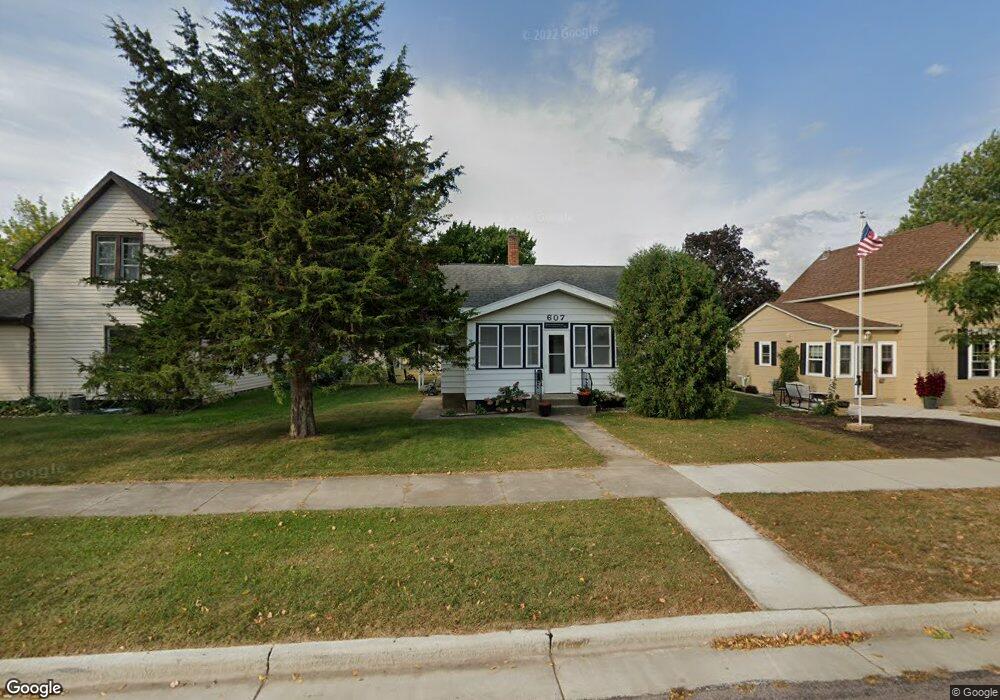 611 N Jefferson St, New Ulm, MN 56073 - photo 1