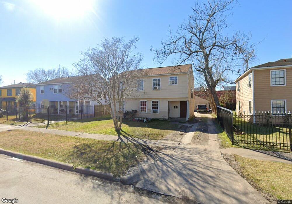 5006 Plum Dr, Houston, TX 77087 - photo 1