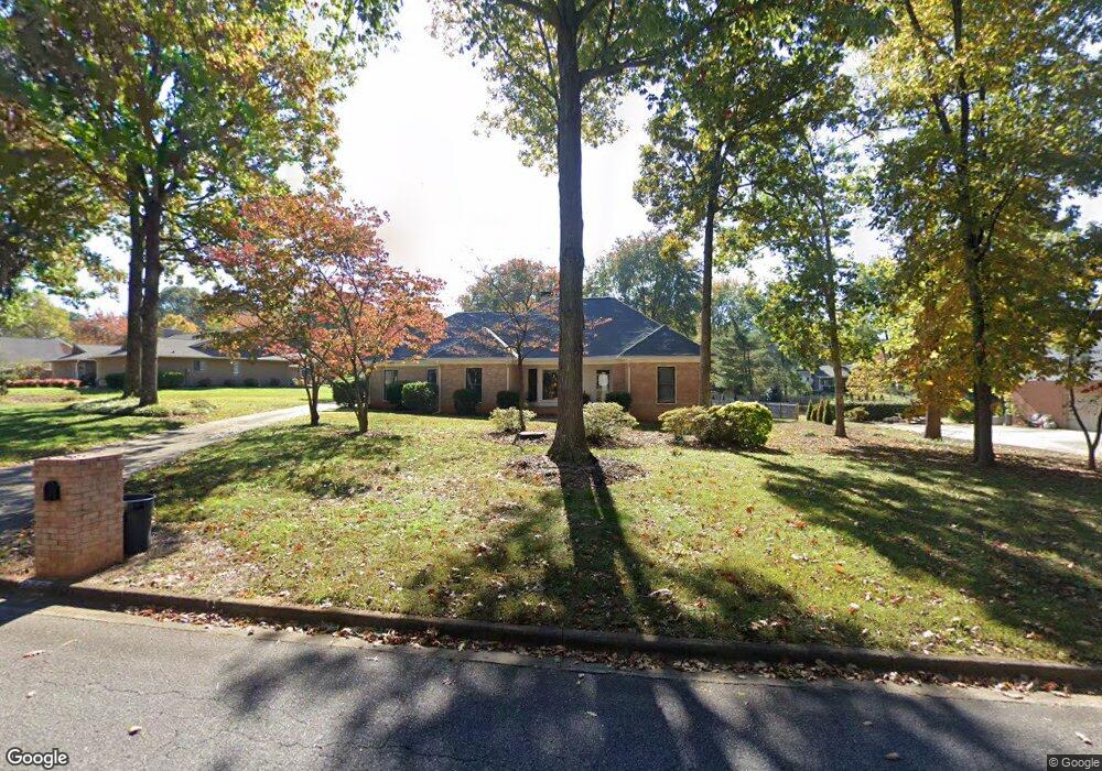 255 Saddle Creek Ln, Roswell, GA 30076 - photo 1