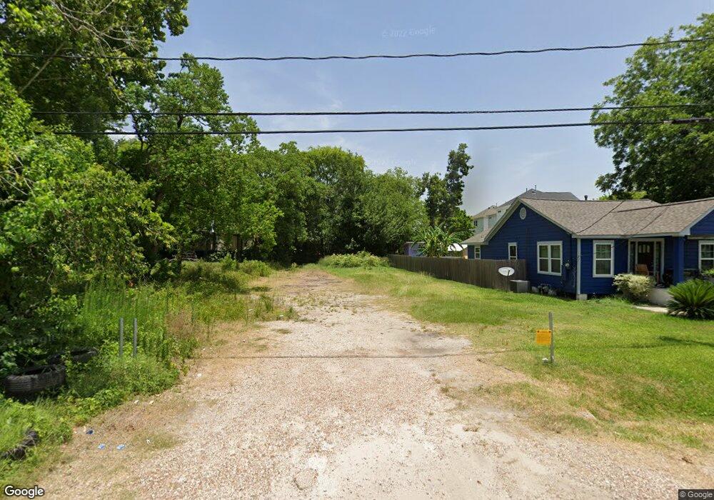 880 Prosper St, Houston, TX 77088 - photo 1