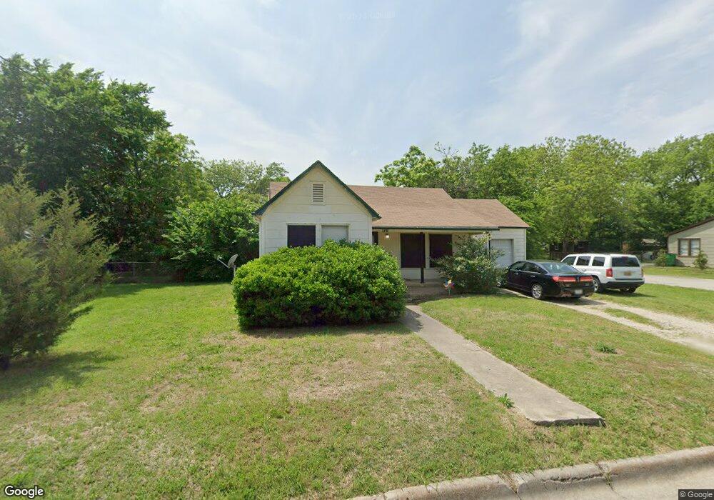 1711 Buck St, Gainesville, TX 76240 - photo 1