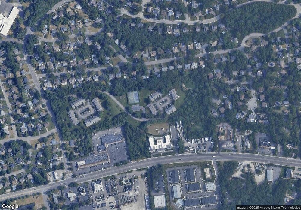 29 Sandy Hill Rd, ComMacK, NY 11725 - photo 1