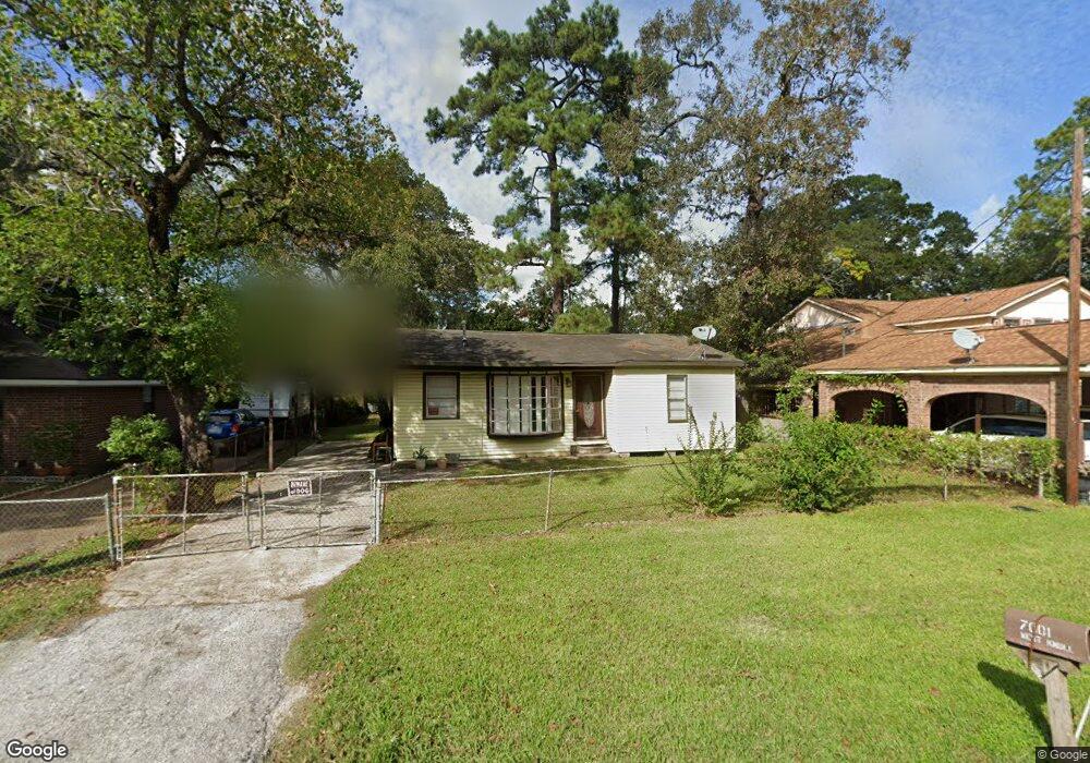 7001 W Knoll St, Houston, TX 77028 - photo 1