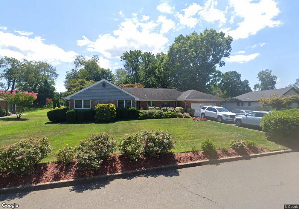 25 Edwards Ln, Glen Cove, NY 11542 - photo 1