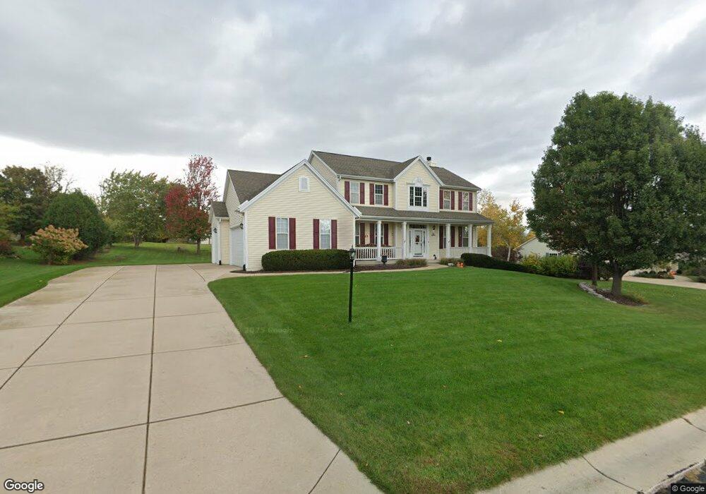 N63W12922 Grove St, Menomonee Falls, WI 53051 - photo 1