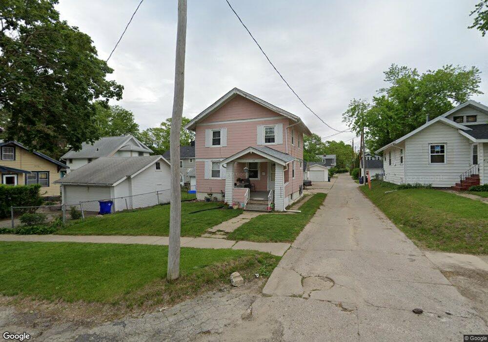 812 18th St SE, Cedar Rapids, IA 52403 - photo 1