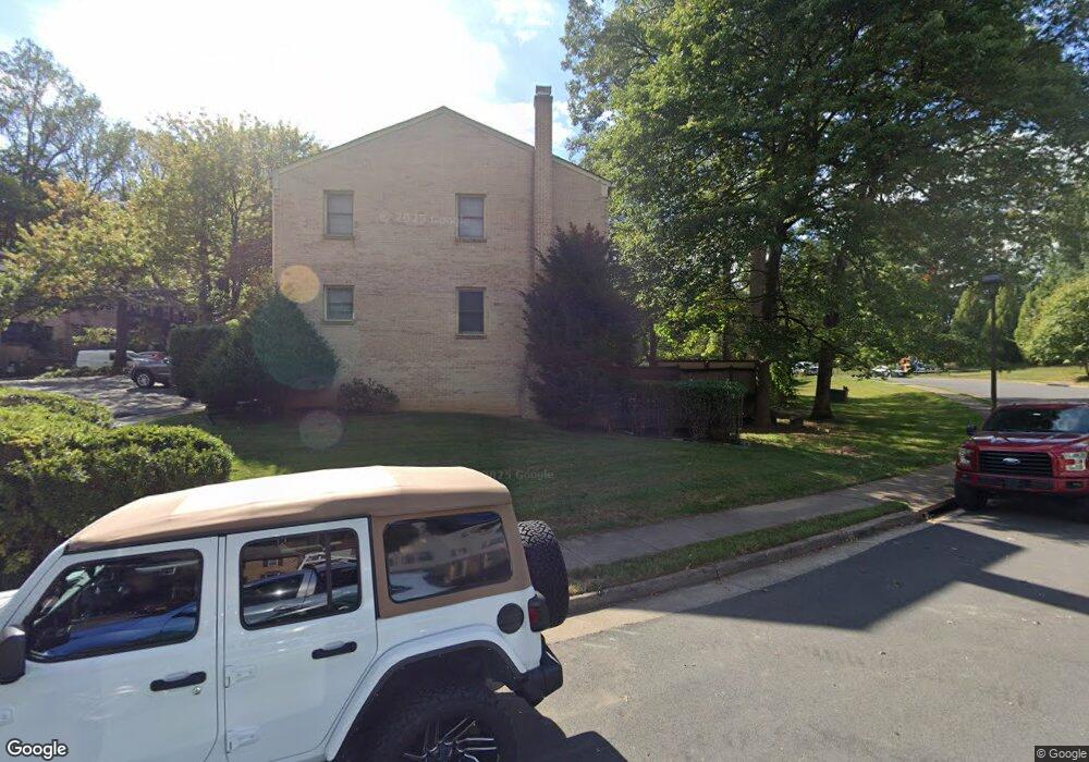 9595 Blake Park Ct, Fairfax, VA 22031 - photo 1