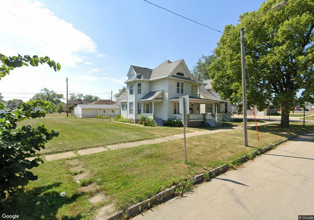 427 F Ave NW, Cedar Rapids, IA 52405 - photo 1