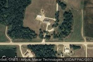 51 Sandhill Rd, Cascade, IA 52033