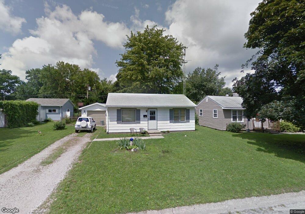 905 N 28th St, Mattoon, IL 61938 - photo 1