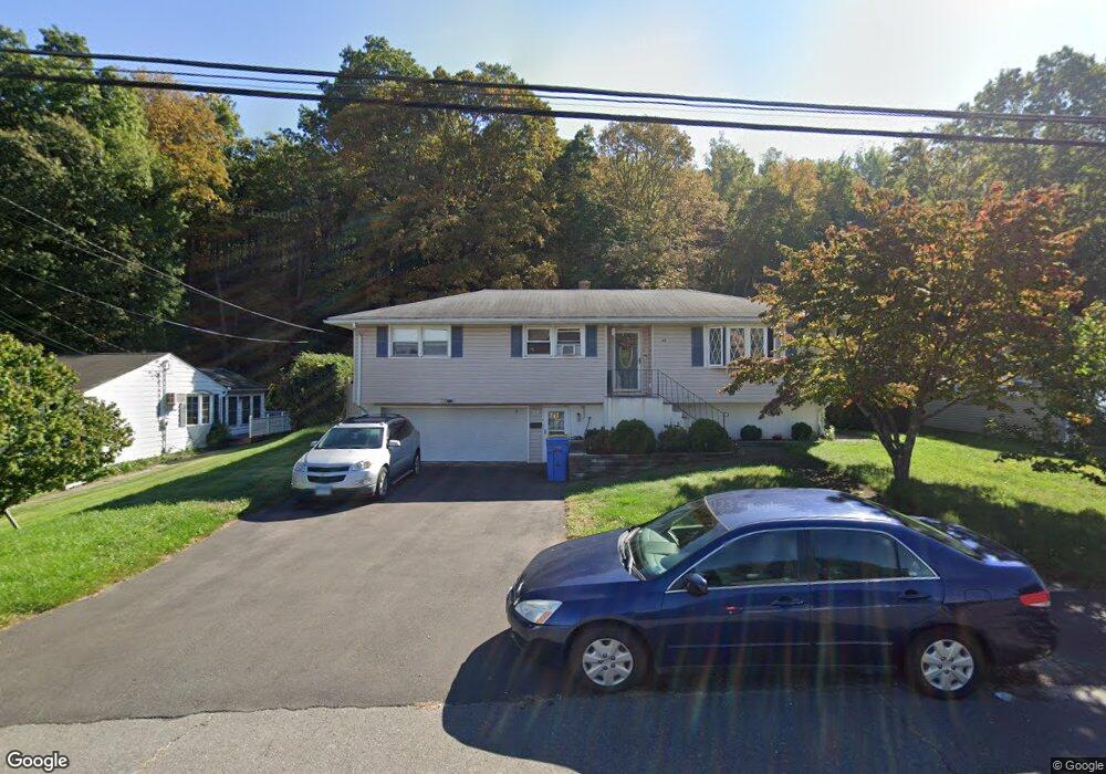 83 Newport Dr, Waterbury, CT 06705 - photo 1