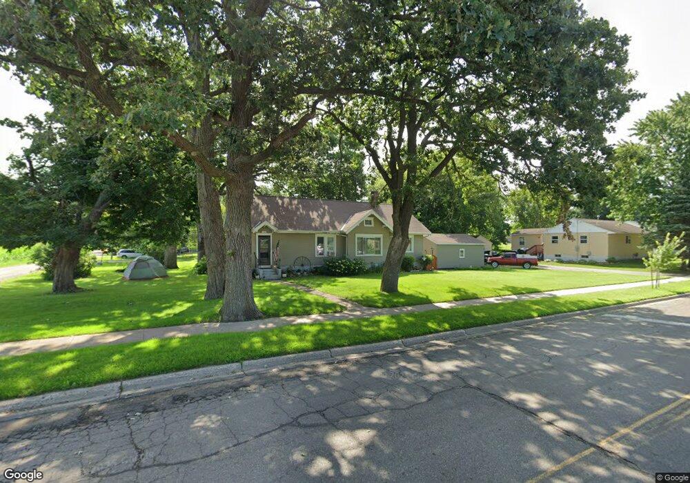 1702 E Hawthorne St, Albert Lea, MN 56007 - photo 1