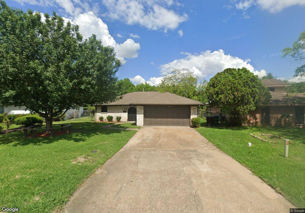 5006 Arrowpoint Dr, Houston, TX 77022 - photo 1