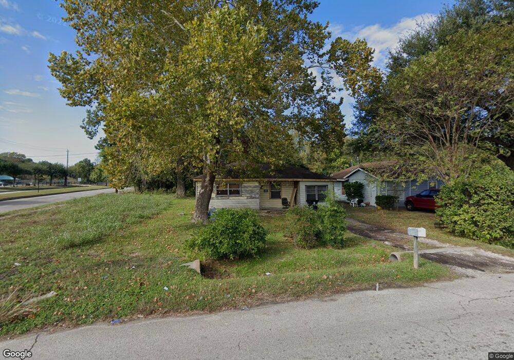 7811 Sunnyhill St, Houston, TX 77088 - photo 1