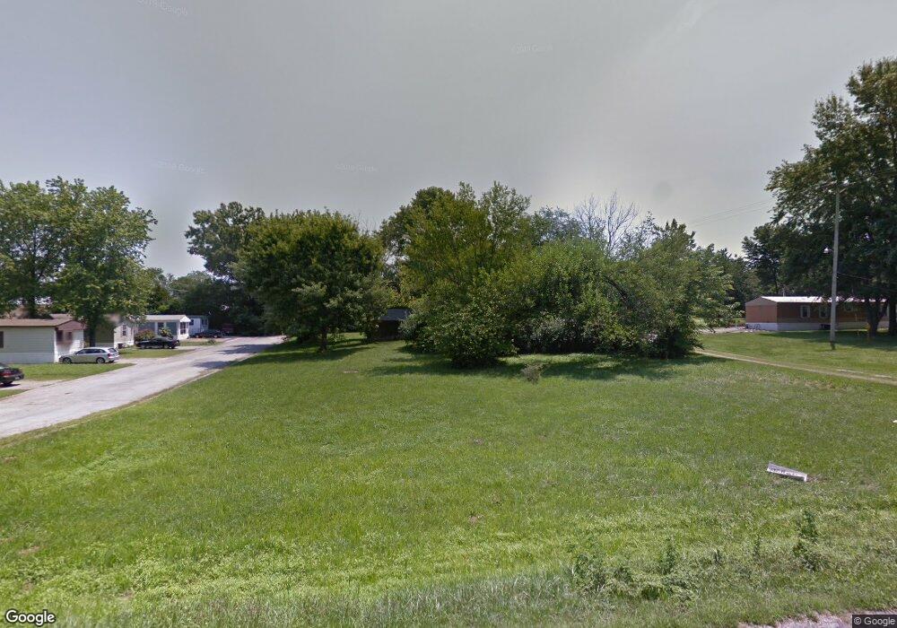 111 S Walnut St, Freeburg, IL 62243 - photo 1