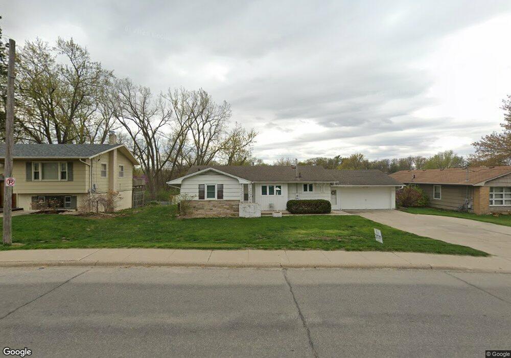 115 S 8th Ave W, Newton, IA 50208 - photo 1