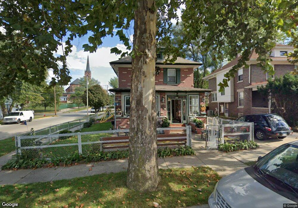 255 N 4th St, Aurora, IL 60505 - photo 1