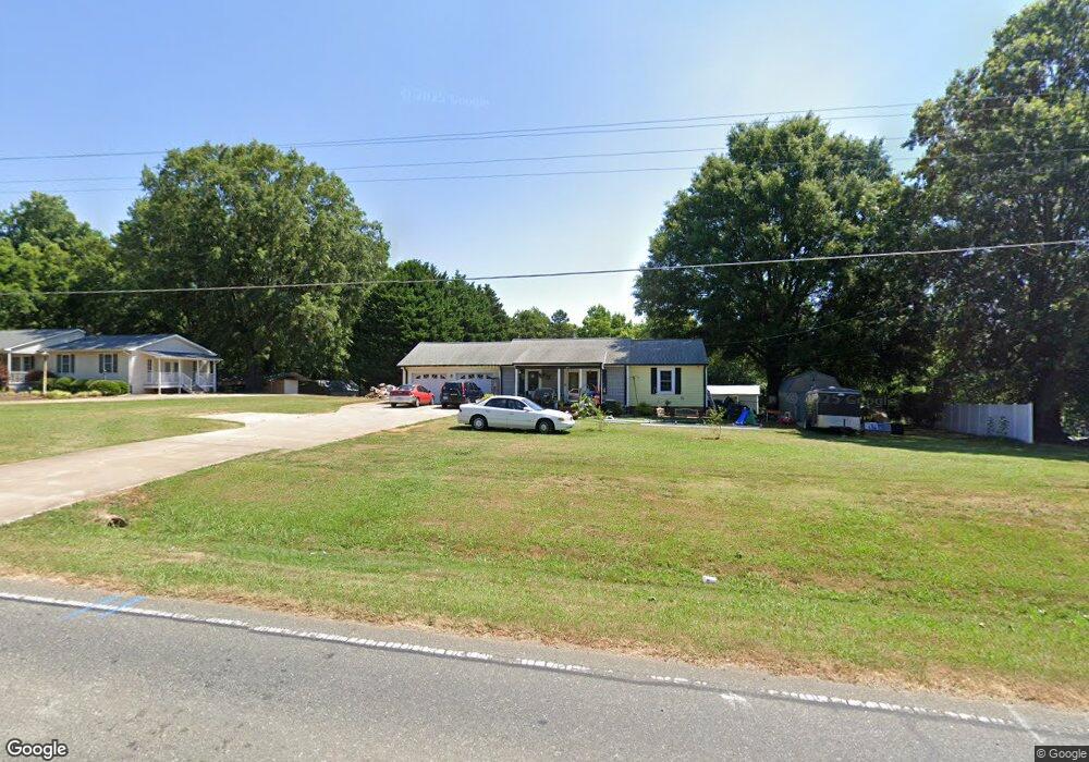 2913 Zoo Pkwy, Asheboro, NC 27205 - photo 1