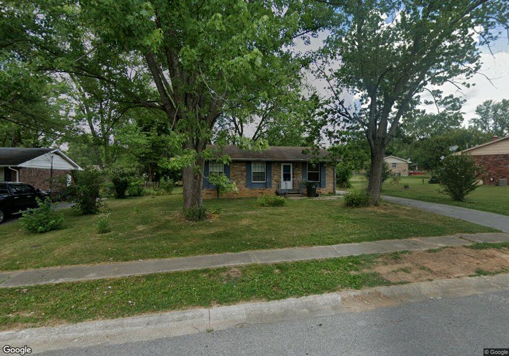 720 Hawthorne Dr, Hopkinsville, KY 42240 - photo 1