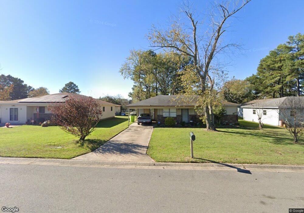 1605 N Maple St, Stuttgart, AR 72160 - photo 1