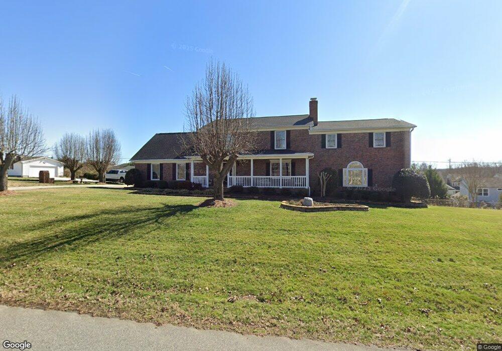 449 Lake View Dr, Fort Mill, SC 29715 - photo 1