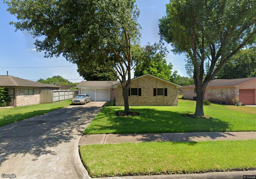 1114 Twin Falls Rd, Houston, TX 77088 - photo 1