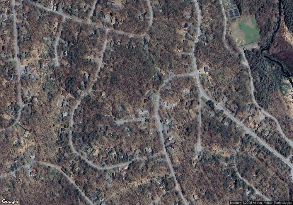 172 Parkwood Dr, Lake Ariel, PA 18436 - photo 1