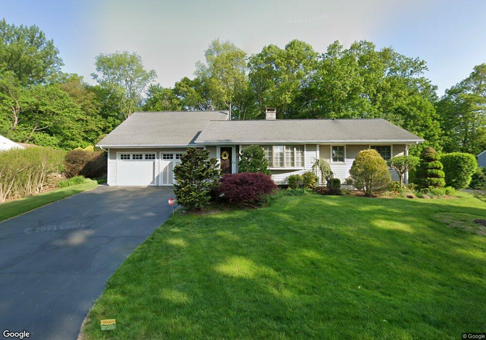 69 Woodridge Cir, Trumbull, CT 06611 - photo 1