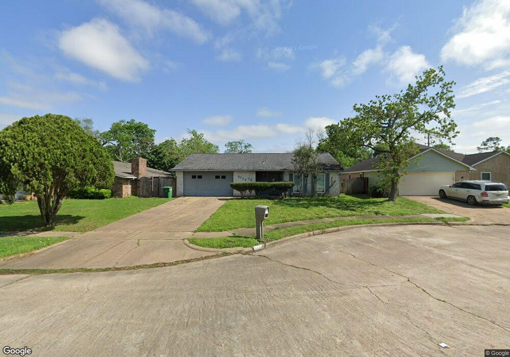 5706 Irish Hill Dr, Houston, TX 77053 - photo 1