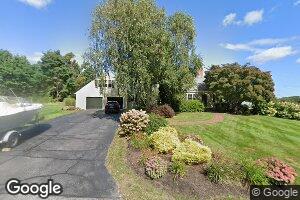 8 Lantern Ln, Cumberland Foreside, ME 04110