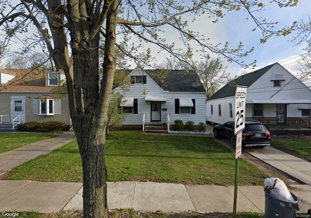 19161 Raymond St, Maple Heights, OH 44137 - photo 1