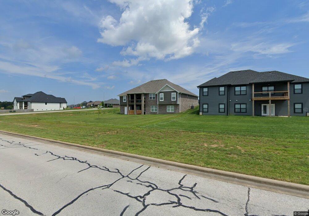 677 N Foxhill Cir, Nixa, MO 65714 - photo 1