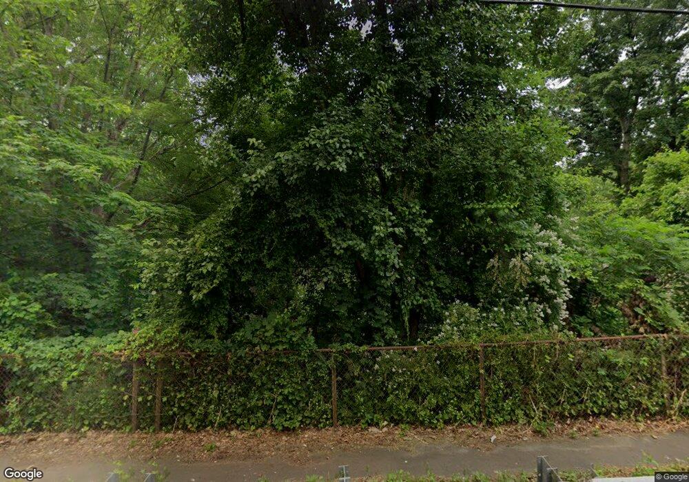 2083 Stratfield Rd, Fairfield, CT 06825 - photo 1