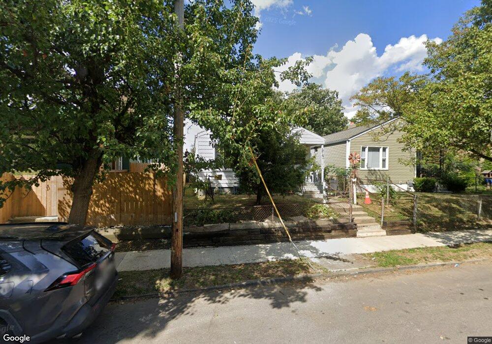 374 E Woodrow Ave, Columbus, OH 43207 - photo 1