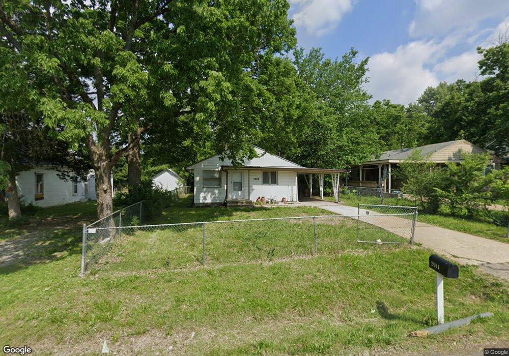 2604 SE Massachusetts Ave, Topeka, KS 66605 - photo 1