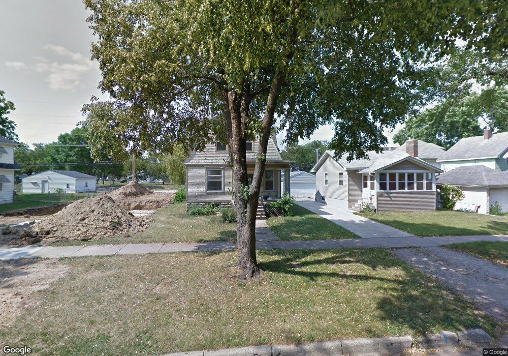 712 H Ave NW, Cedar Rapids, IA 52405 - photo 1