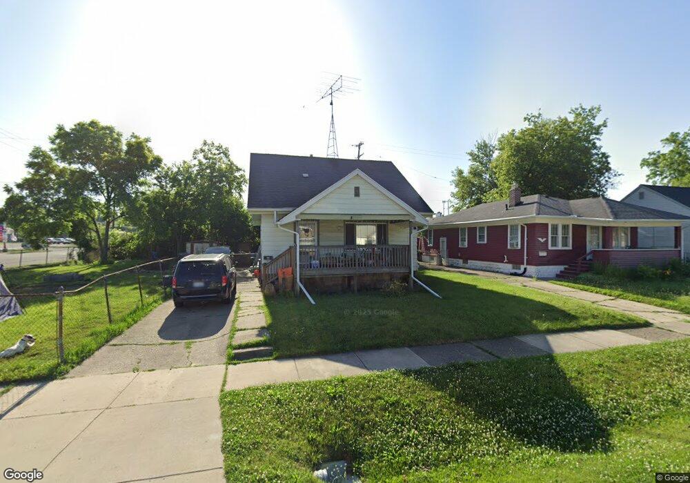 3271 Menominee St, Burton, MI 48529 - photo 1