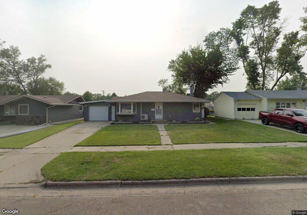 305 15th Ave NE, Jamestown, ND 58401 - photo 1