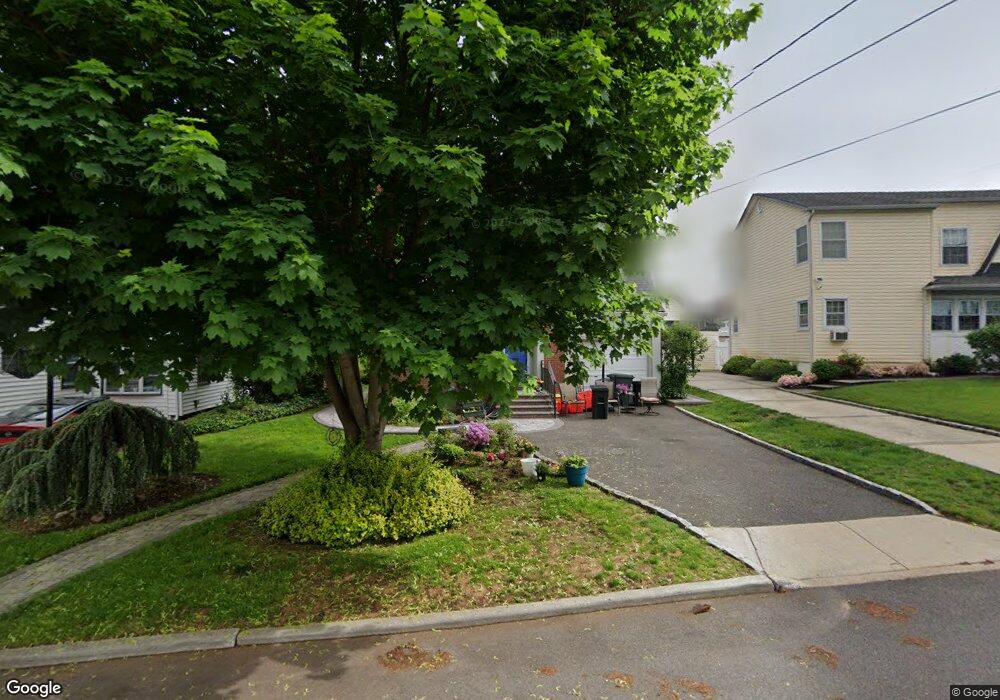 427 Maple St, West Hempstead, NY 11552 - photo 1
