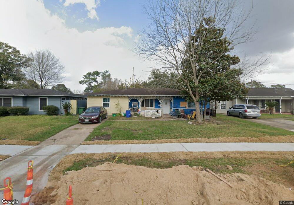 7635 Hereford St, Houston, TX 77087 - photo 1