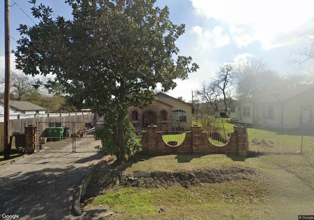 516 Frisco St, Houston, TX 77022 - photo 1