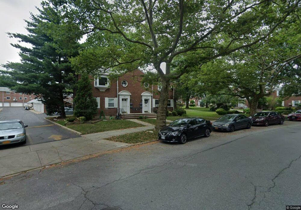 260-31 73rd Ave unit 2nd fl, Glen Oaks, NY 11004 - photo 1