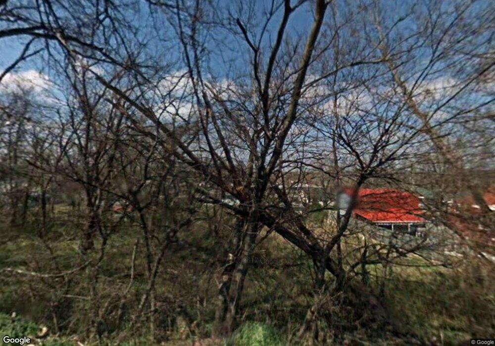 317 Locust St, Locust Grove, OK 74352 - photo 1