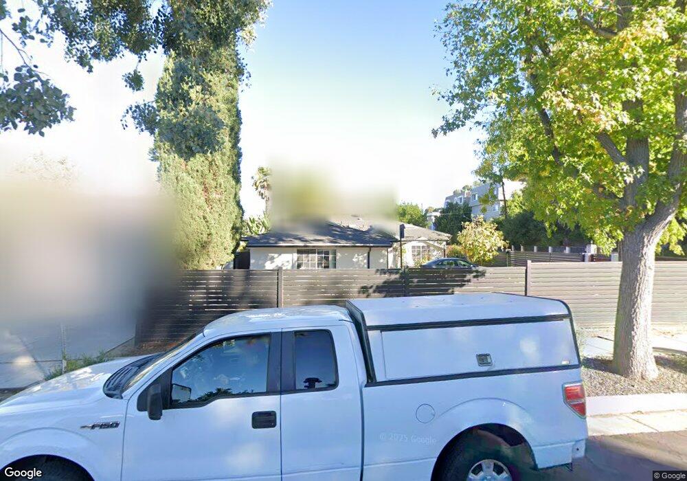 21901 De la Osa St, Woodland Hills, CA 91364 - photo 1