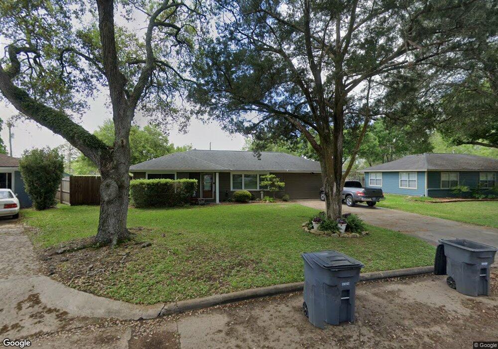 2016 Hillcrest Dr, Bay City, TX 77414 - photo 1