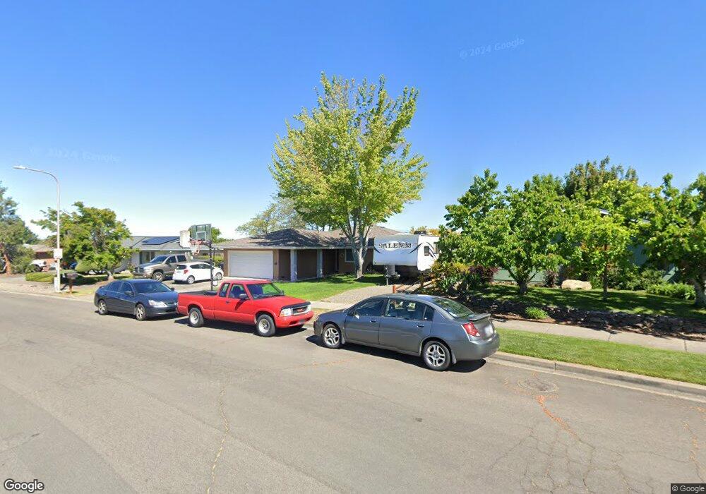 2395 Amaryllis Ave, Medford, OR 97504 - photo 1