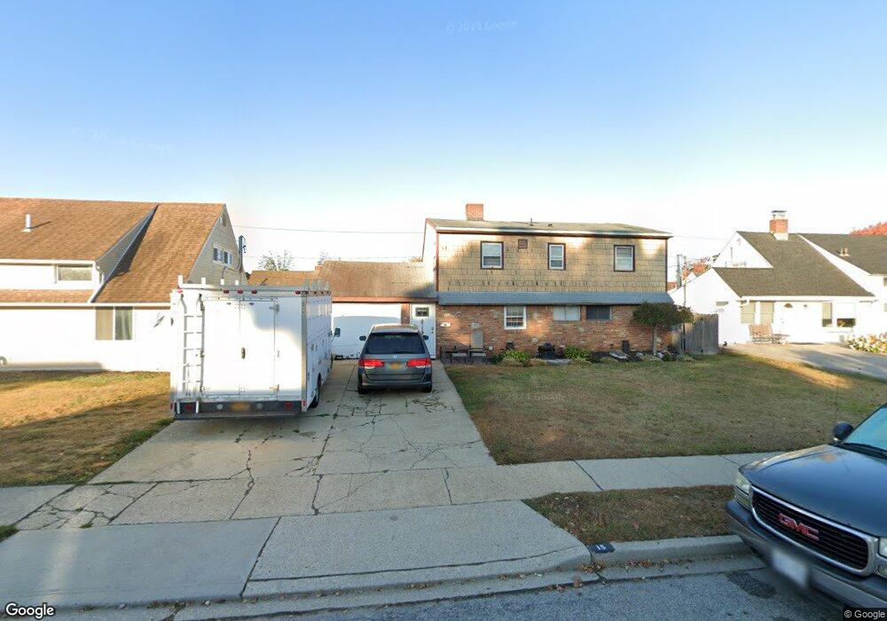 15 Skylark Ln, Levittown, NY 11756 - photo 1