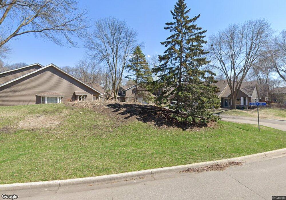 18503 Cherry Tree Ct, Minnetonka, MN 55345 - photo 1