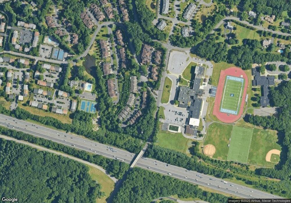 8 Fox Ct, Suffern, NY 10901 - photo 1