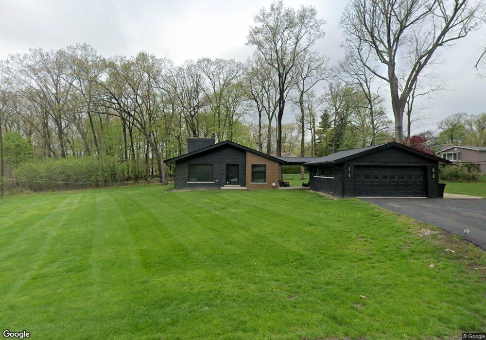 3218 Woodside Ct, Bloomfield Hills, MI 48304 - photo 1